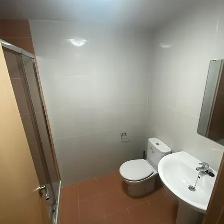 Modern 3 Bedroom In Center Of Apartment