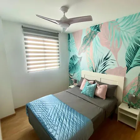 Modern 3 Bedroom In Center Of Apartment